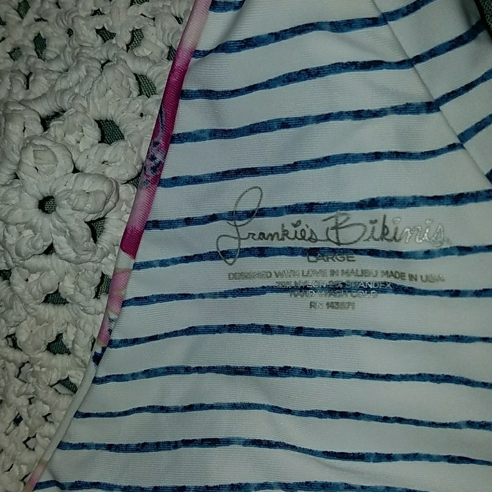 Frankie's bikinis reversible poppy onepiece floral - Picture 6 of 8